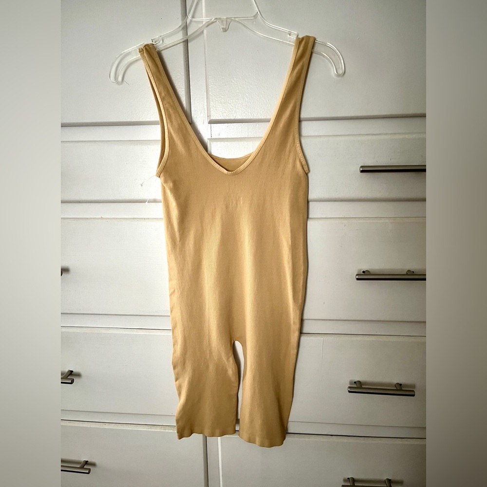 🆕 Free People One to Watch romper in light mustard size XS/small - Picture 6 of 11